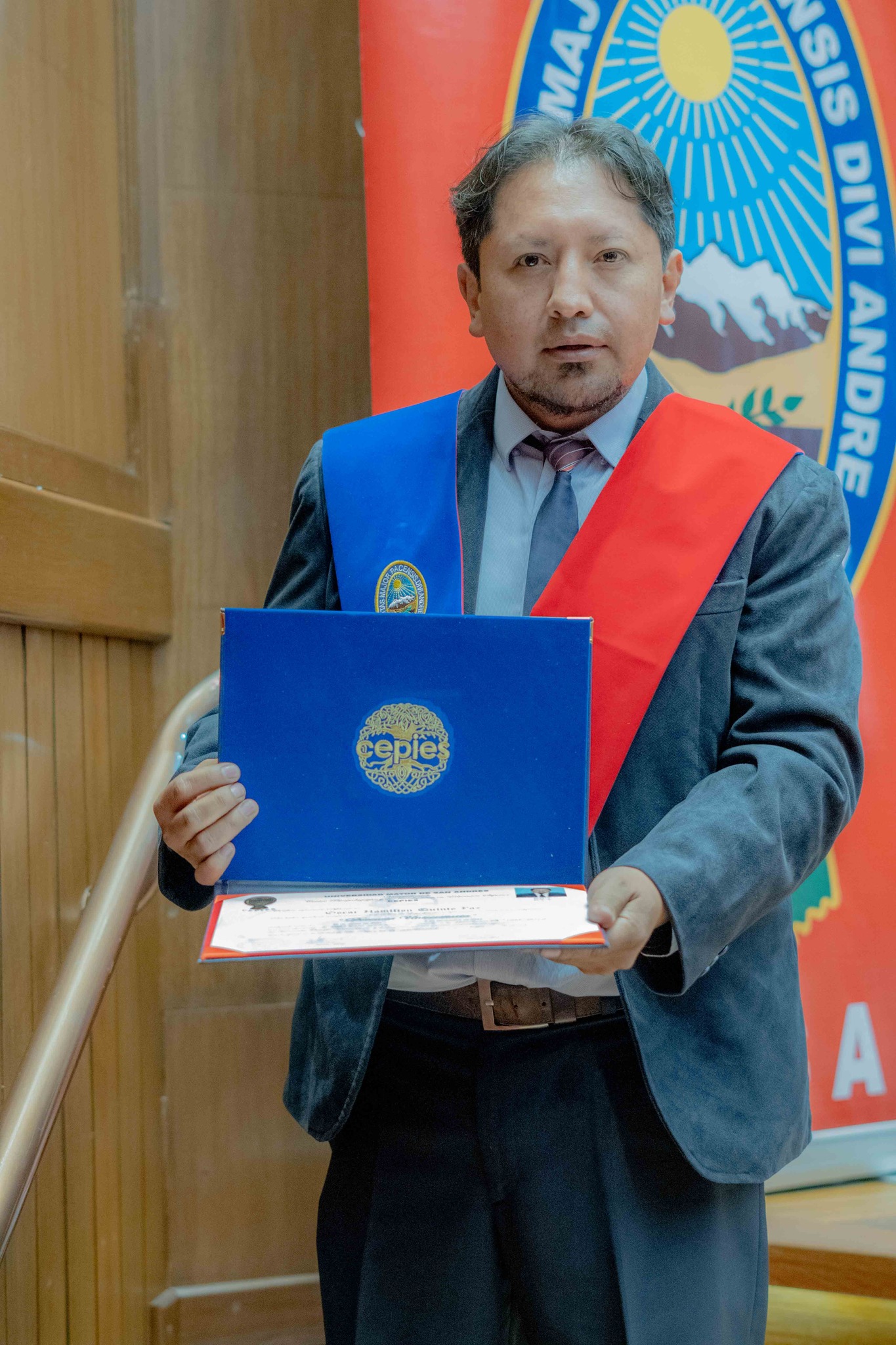 Graduación   99  